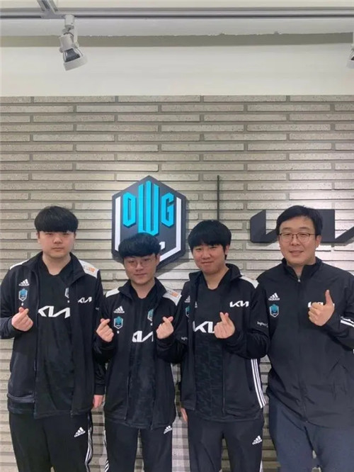 攻击对手等 攻击对手等