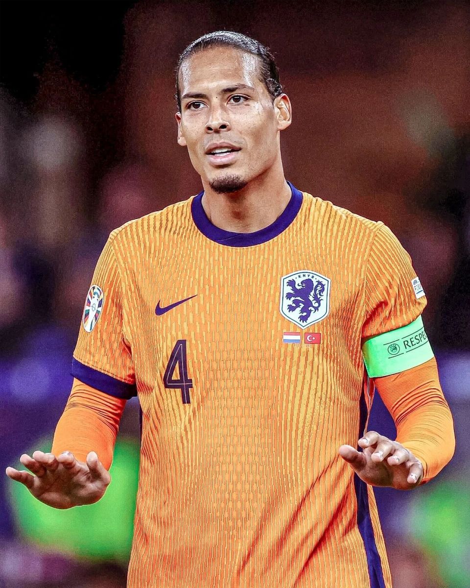 一位中场球 一位中场球