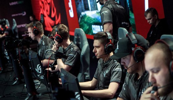 在对阵WE 在对阵WE